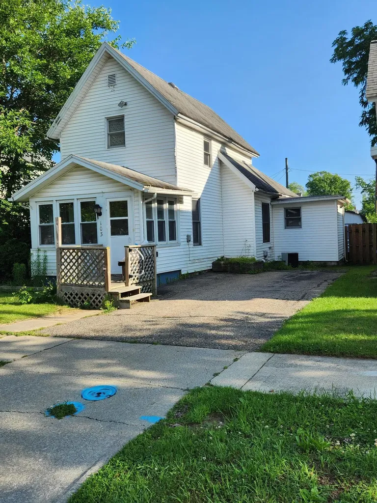 103 E Telegraph Street Dowagiac City MI 49047