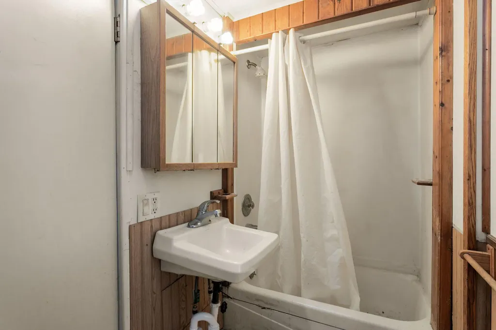 69408 Elkhart Road Ontwa Township MI 49112