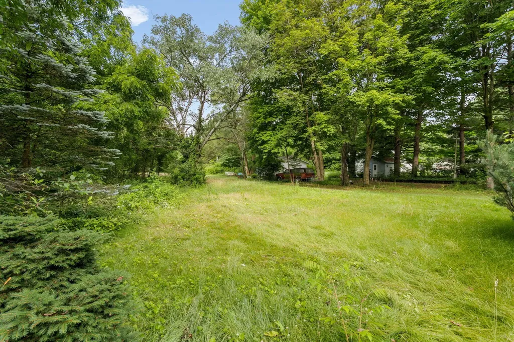 69408 Elkhart Road Ontwa Township MI 49112