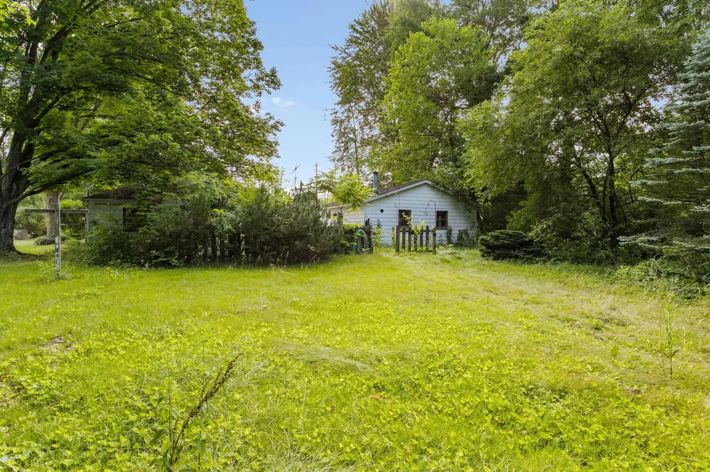 69408 Elkhart Road Ontwa Township MI 49112