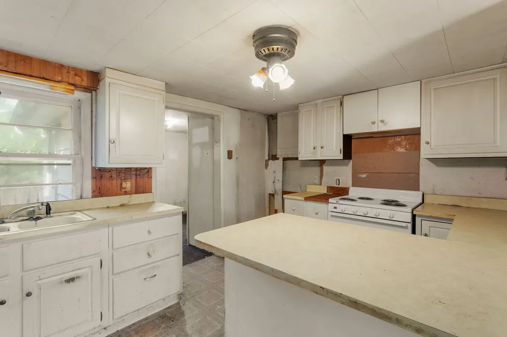 69408 Elkhart Road Ontwa Township MI 49112