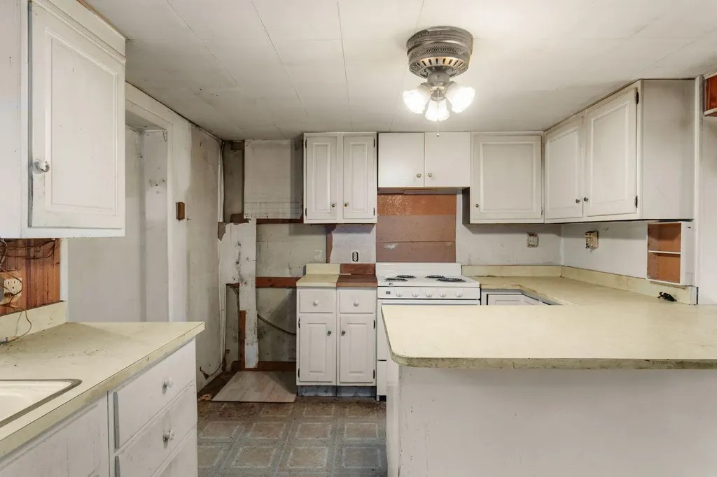 69408 Elkhart Road Ontwa Township MI 49112