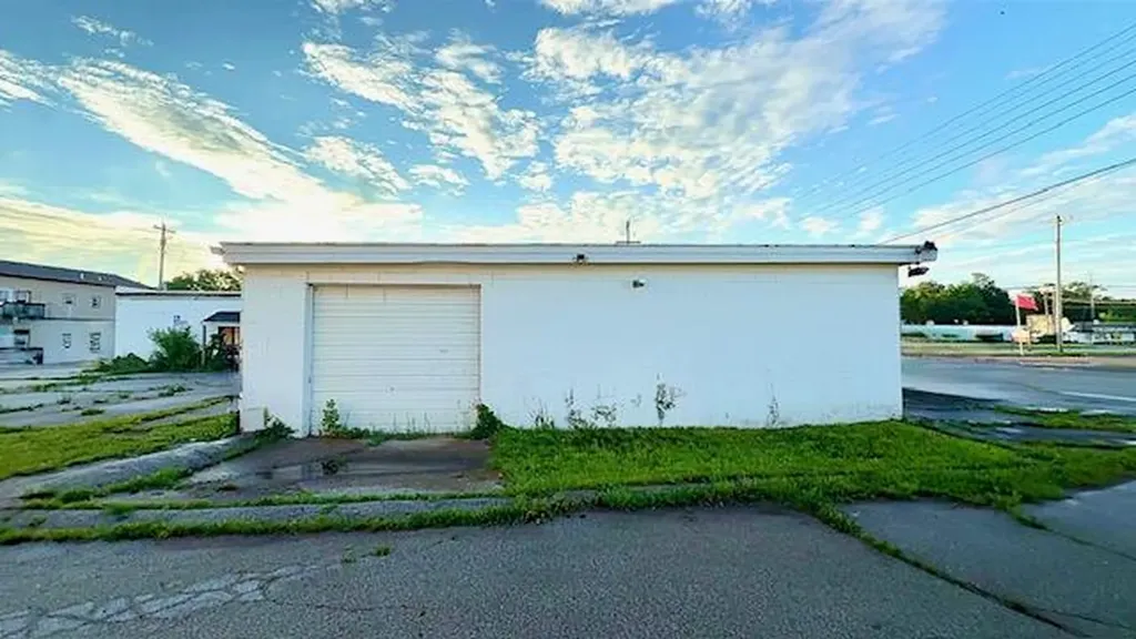 1290 M-139 Benton Charter Township MI 49022
