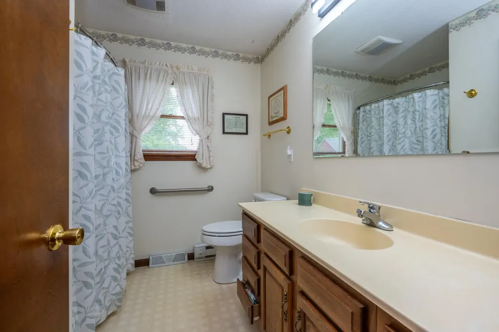 5985 Echo Ridge Lincoln Charter Township MI 49127
