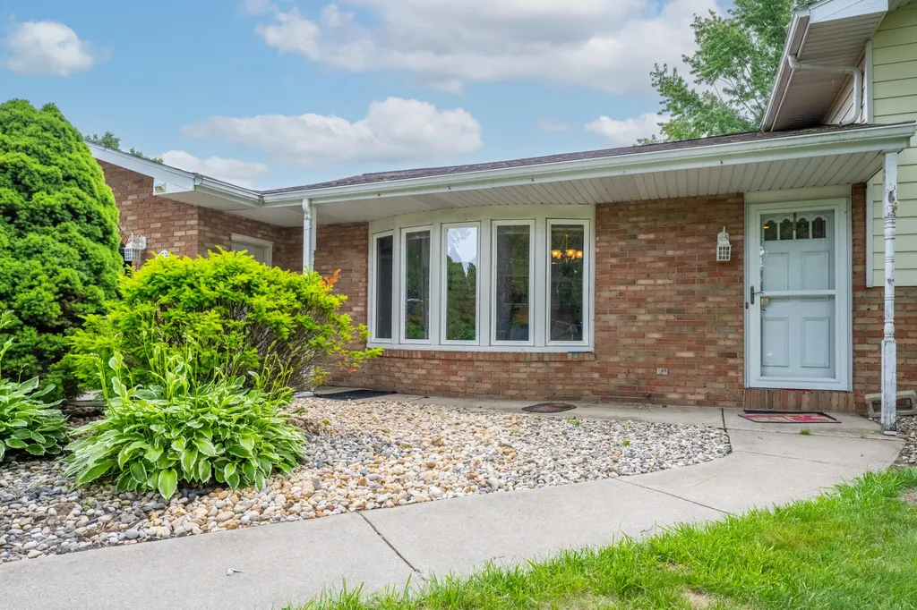 5985 Echo Ridge Lincoln Charter Township MI 49127