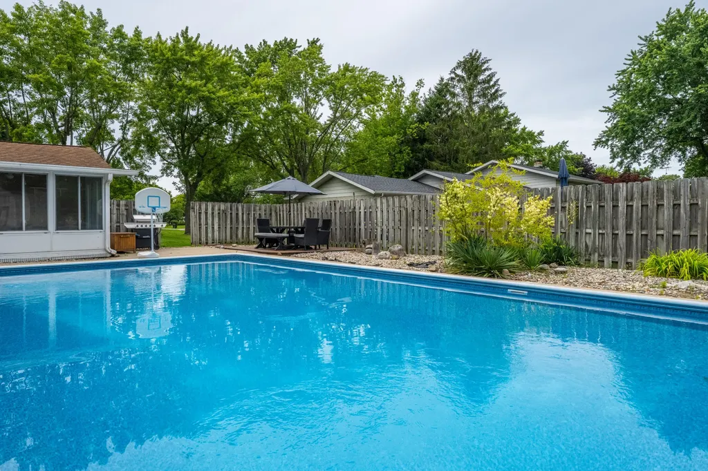5985 Echo Ridge Lincoln Charter Township MI 49127