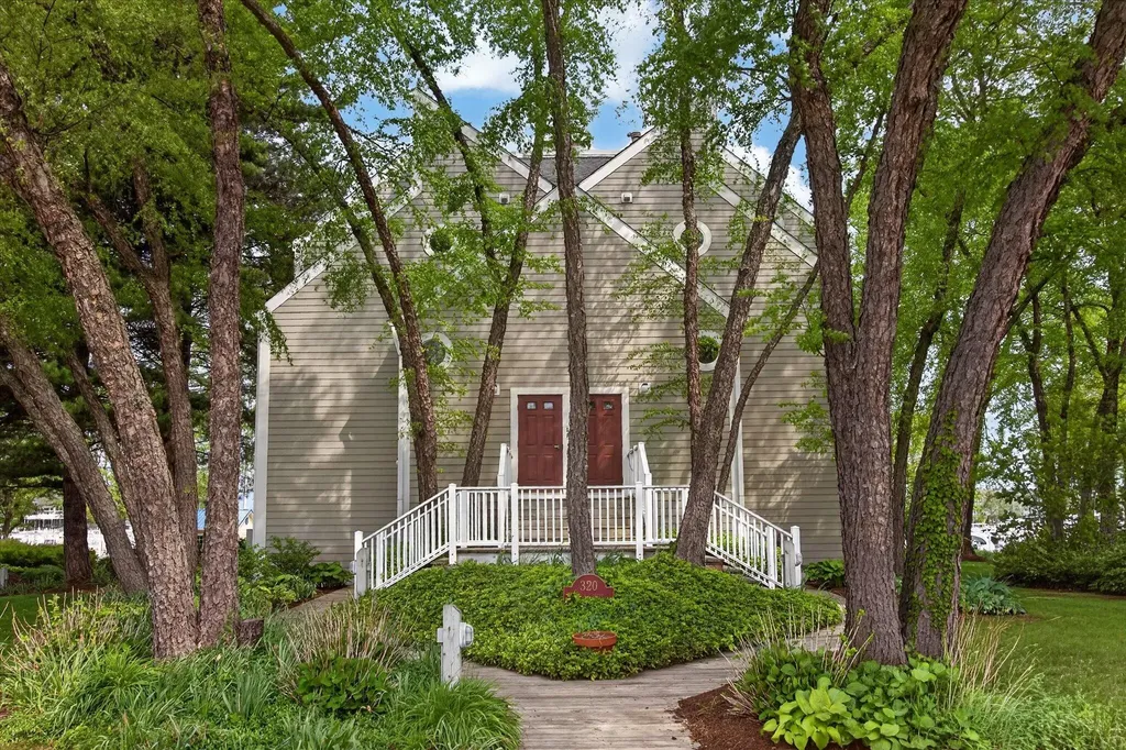 320 Oselka Drive New Buffalo City MI 49117