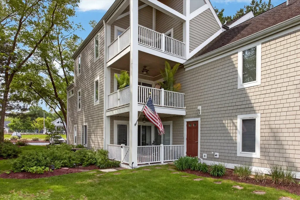 320 Oselka Drive New Buffalo City MI 49117