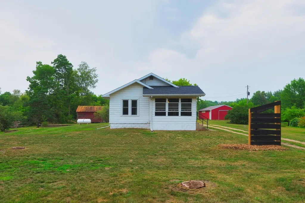 39444 6th Avenue Bloomingdale Township MI 49026