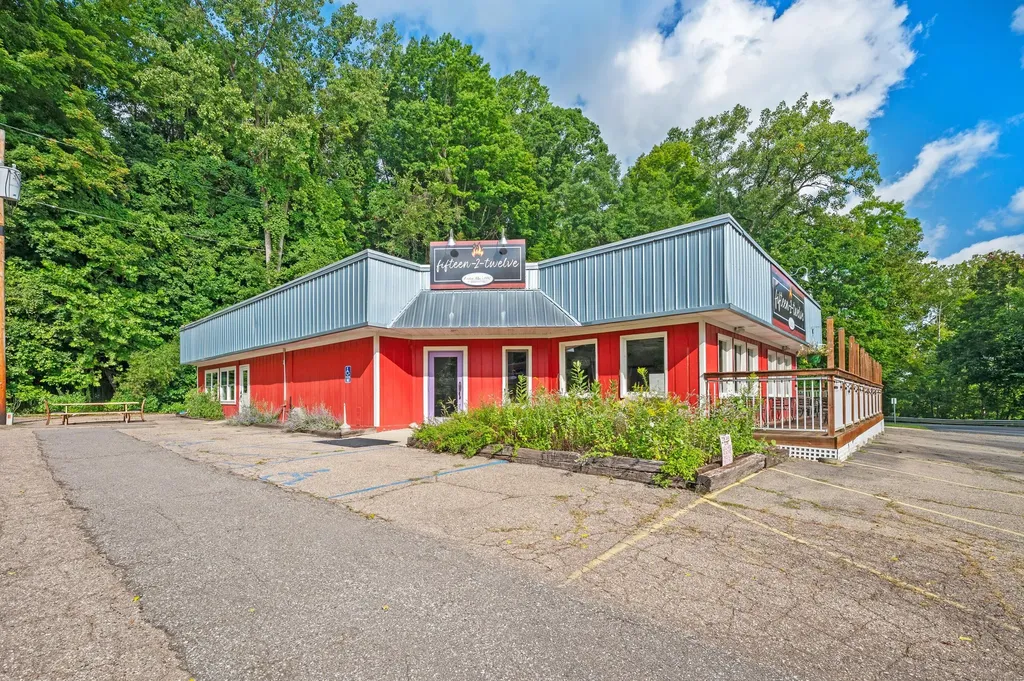 15212 Red Bud Trail N Buchanan Township MI 49107