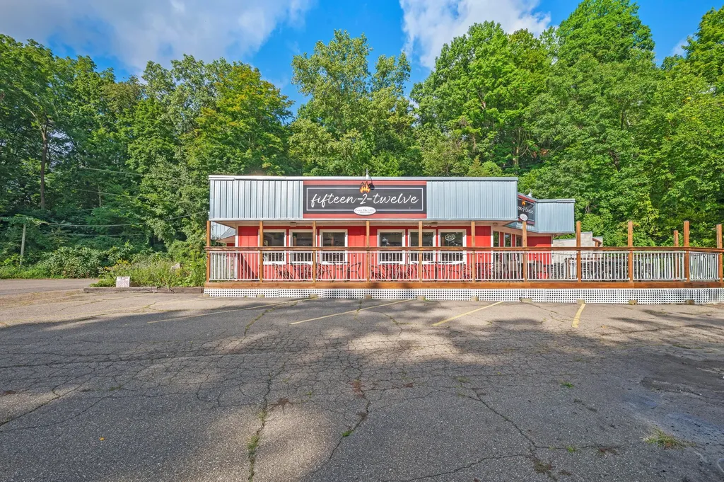 15212 Red Bud Trail N Buchanan Township MI 49107