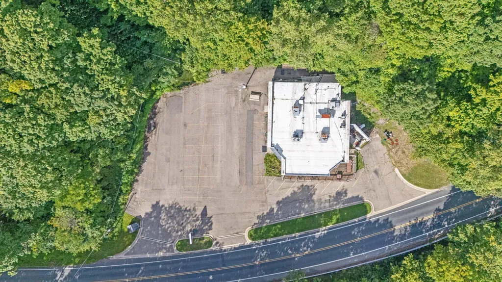 15212 Red Bud Trail N Buchanan Township MI 49107