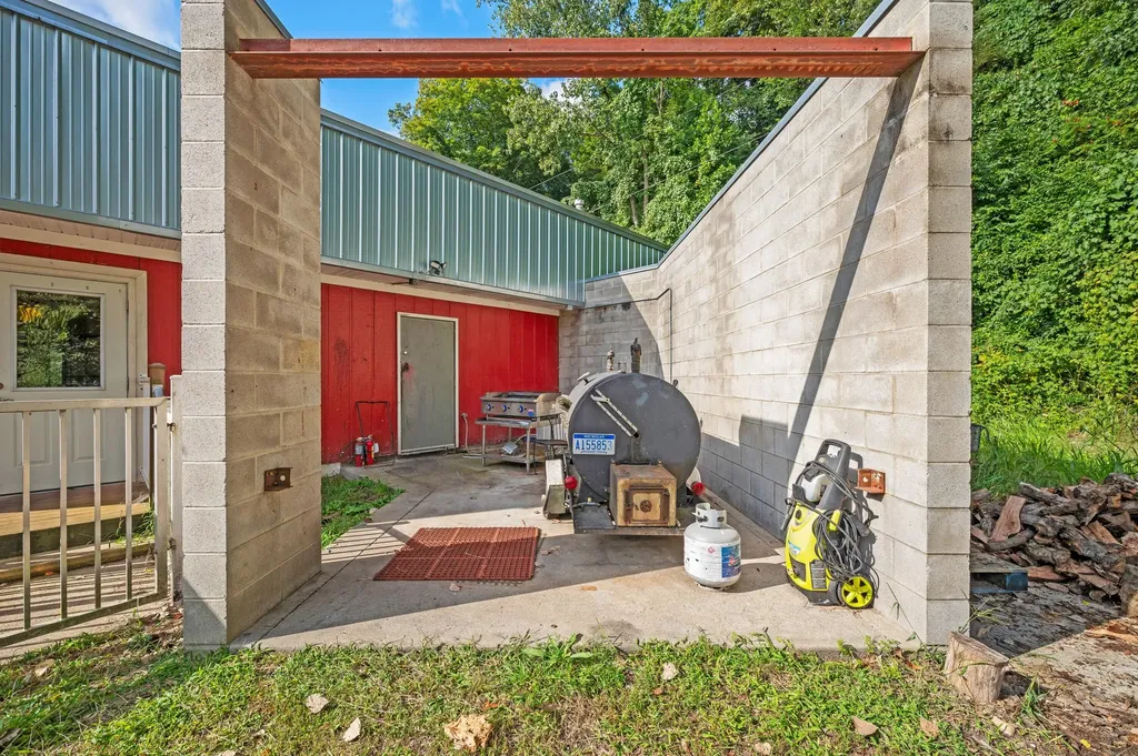 15212 Red Bud Trail N Buchanan Township MI 49107