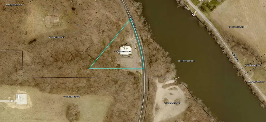15212 Red Bud Trail N Buchanan Township MI 49107
