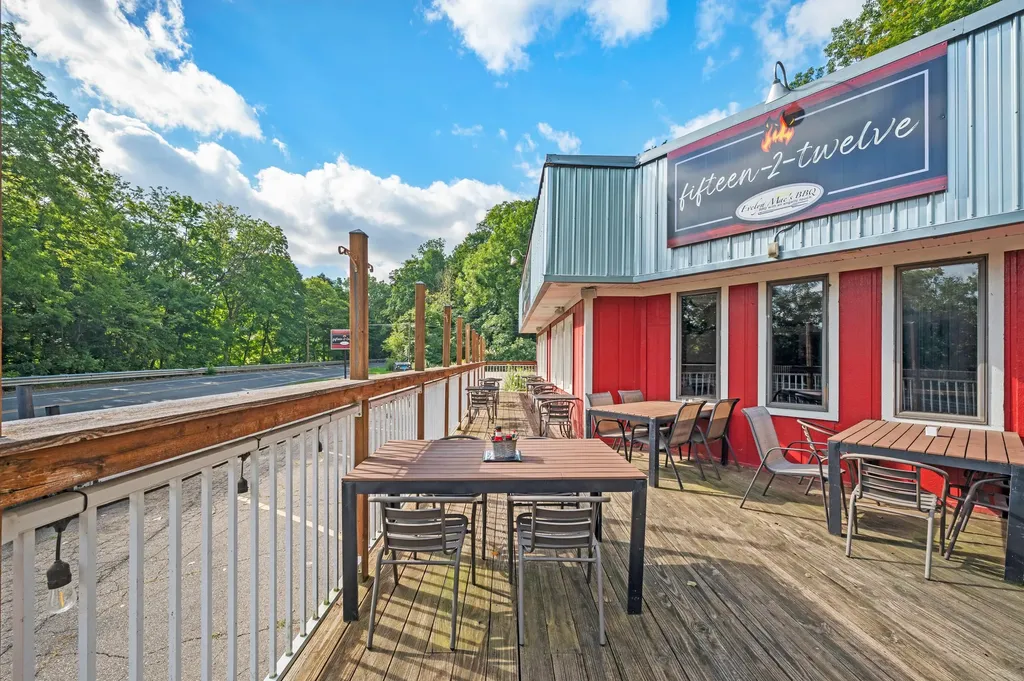 15212 Red Bud Trail N Buchanan Township MI 49107