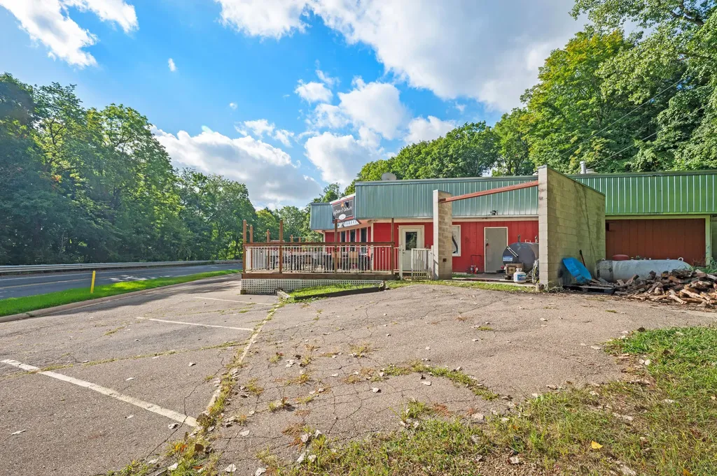 15212 Red Bud Trail N Buchanan Township MI 49107