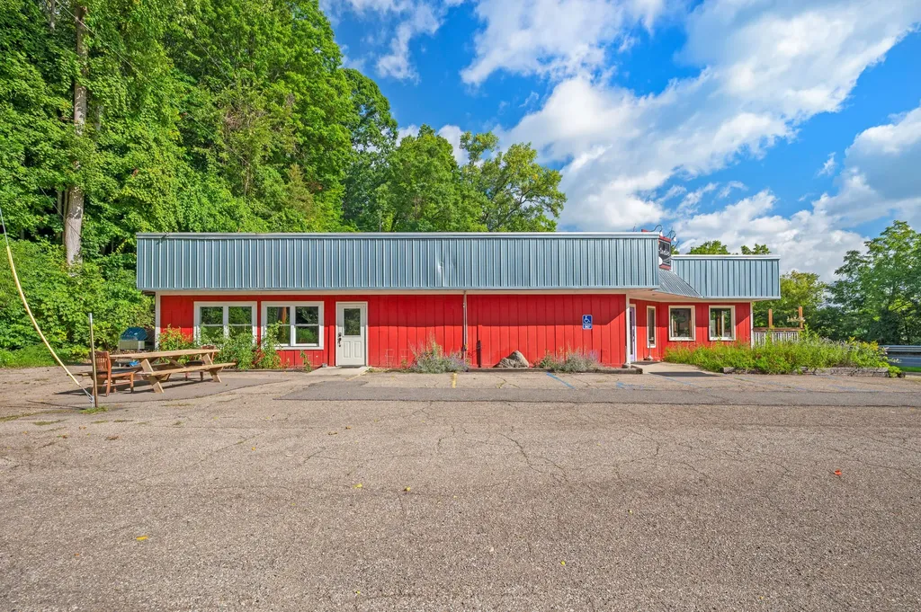 15212 Red Bud Trail N Buchanan Township MI 49107