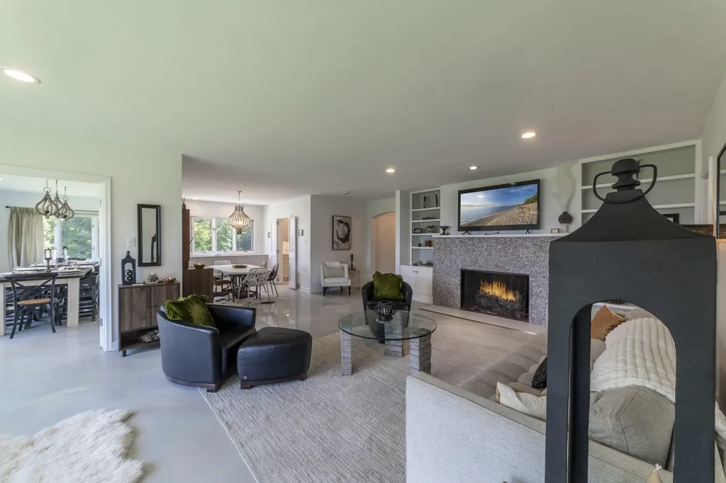 19300 Highland Drive New Buffalo Township MI 49117