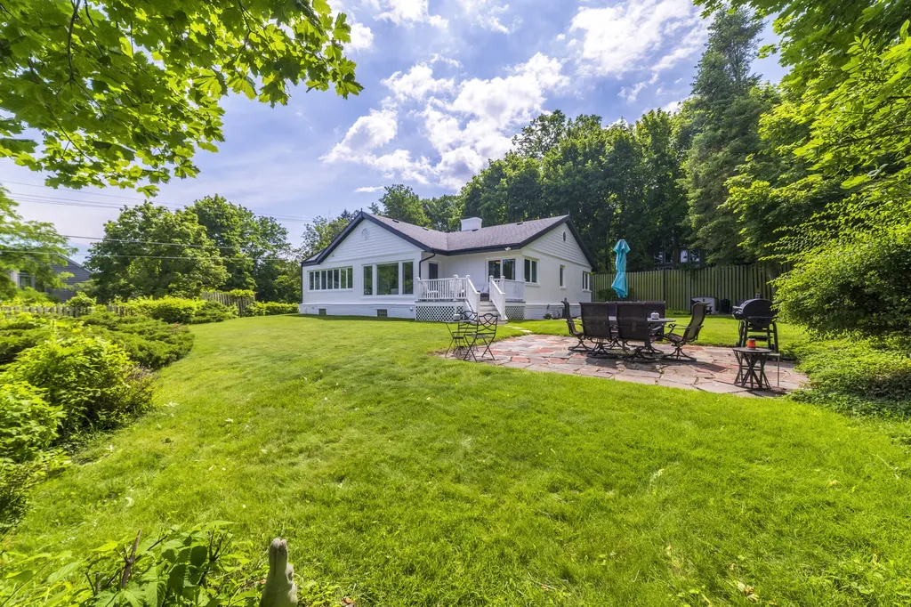 19300 Highland Drive New Buffalo Township MI 49117