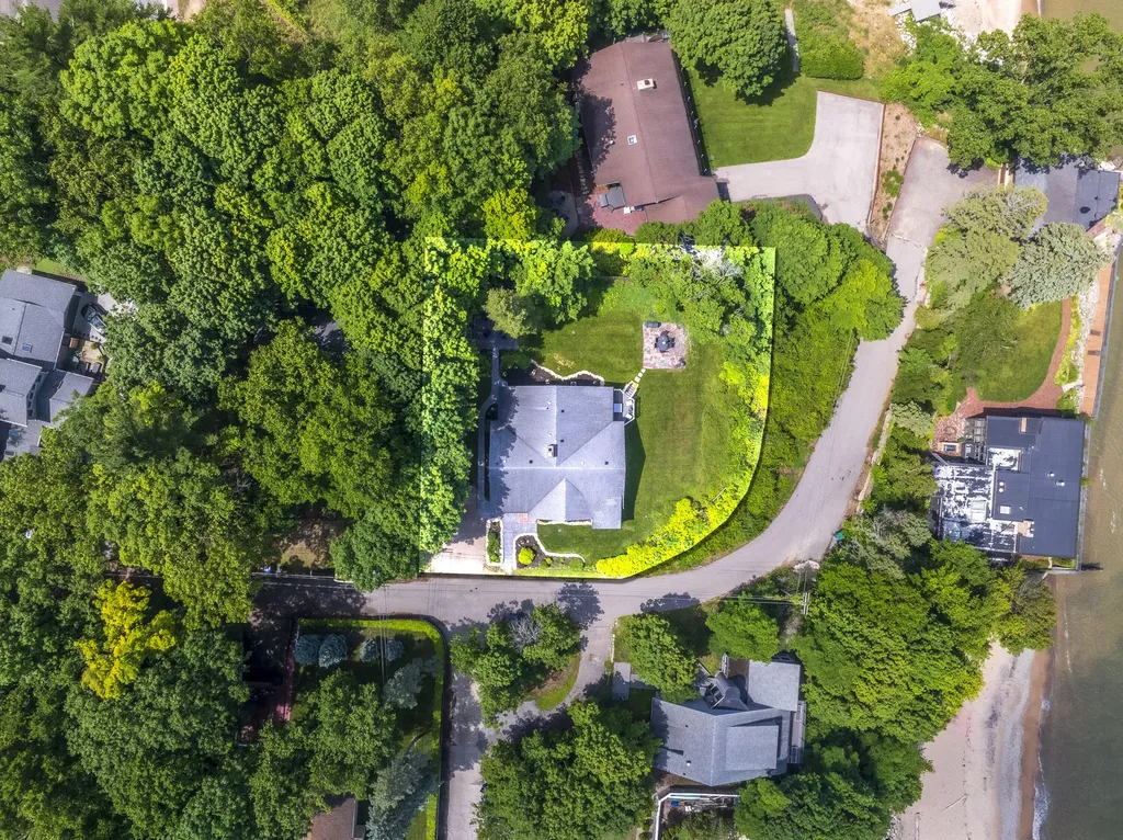 19300 Highland Drive New Buffalo Township MI 49117