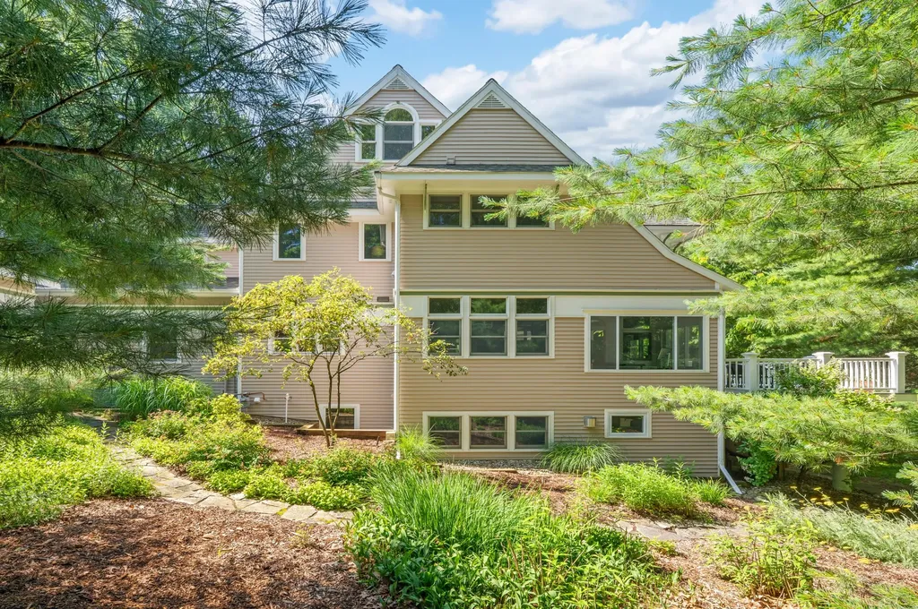 3003 Dunes Valley Path Lincoln Charter Township MI 49127