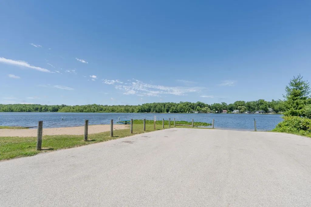 6834 Cherry Street Coloma Charter Township MI 49038