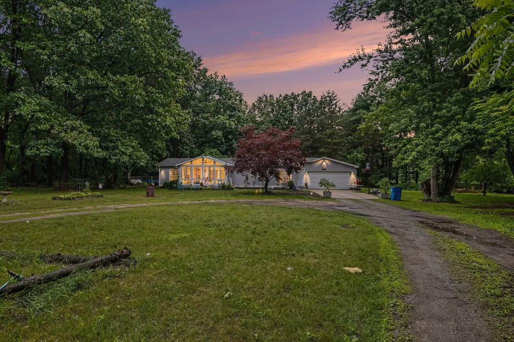 4448 E River Road Buchanan Township MI 49107
