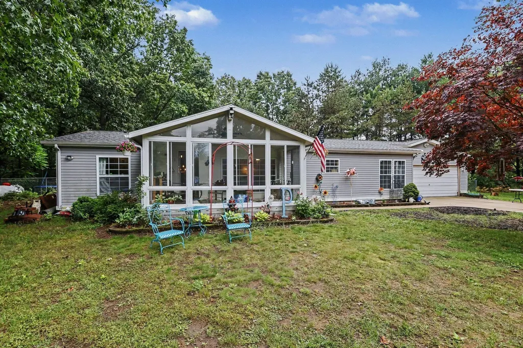 4448 E River Road Buchanan Township MI 49107