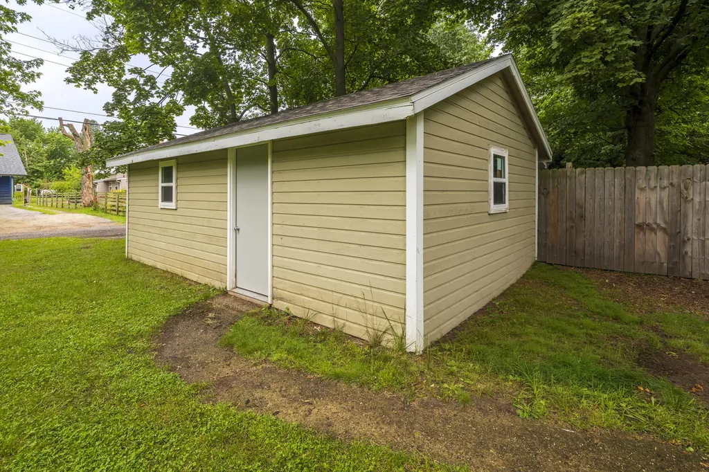 1148 Lavette Avenue Benton Harbor City MI 49022