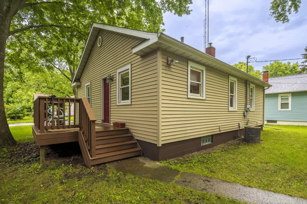 1148 Lavette Avenue Benton Harbor City MI 49022