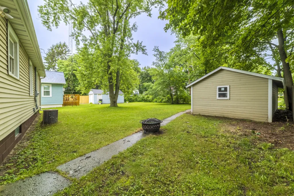 1148 Lavette Avenue Benton Harbor City MI 49022