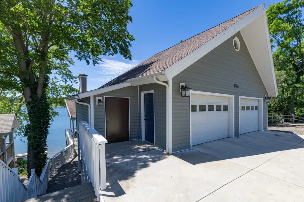 68388 Dailey Road Ontwa Township MI 49112