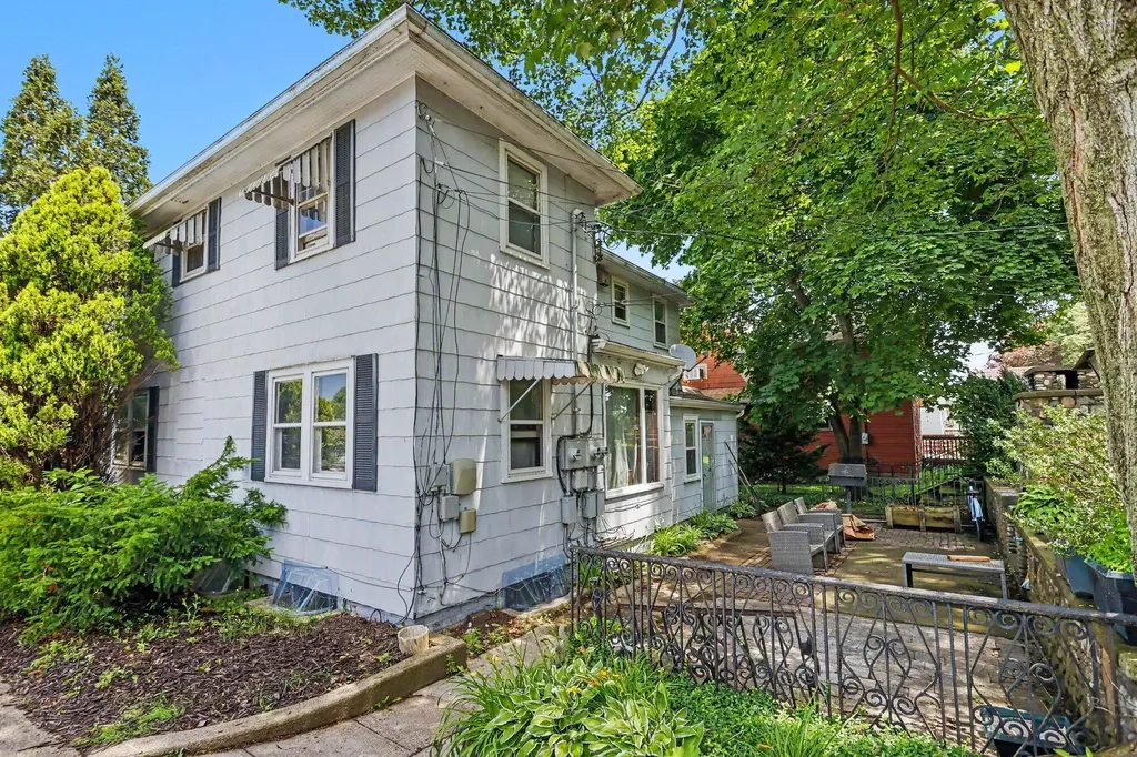 400 La Salle Avenue St. Joseph City MI 49085