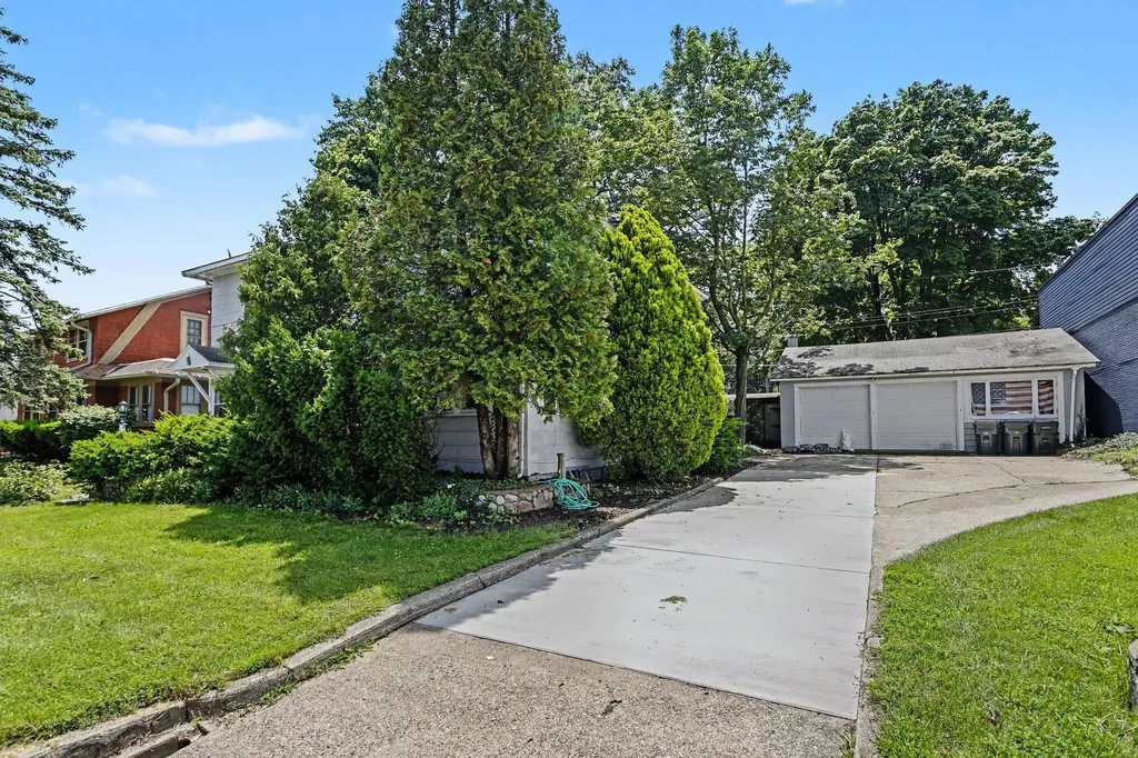 400 La Salle Avenue St. Joseph City MI 49085