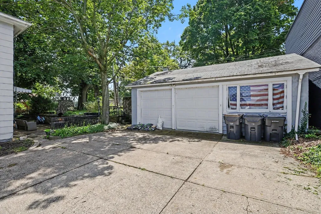 400 La Salle Avenue St. Joseph City MI 49085