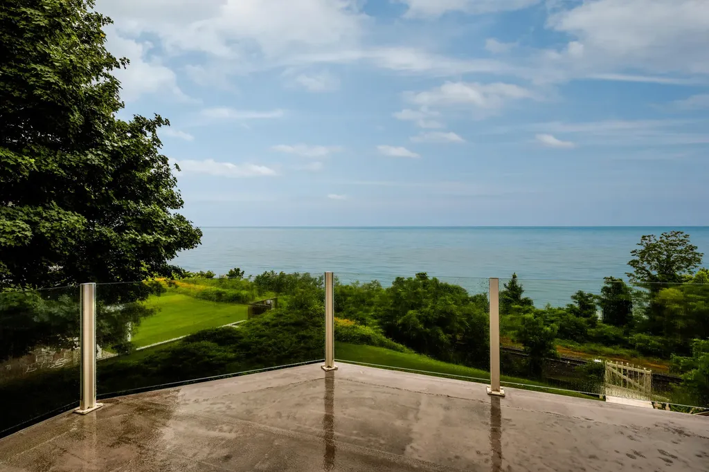 1810 Lakeshore Drive St. Joseph City MI 49085
