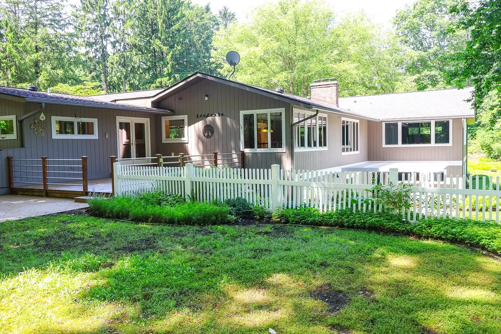 6697 Warren Woods Road Chikaming Township MI 49128