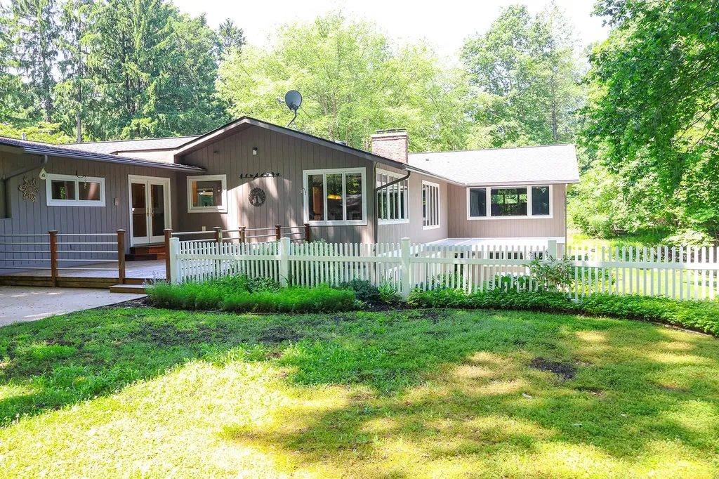 6697 Warren Woods Road Chikaming Township MI 49128