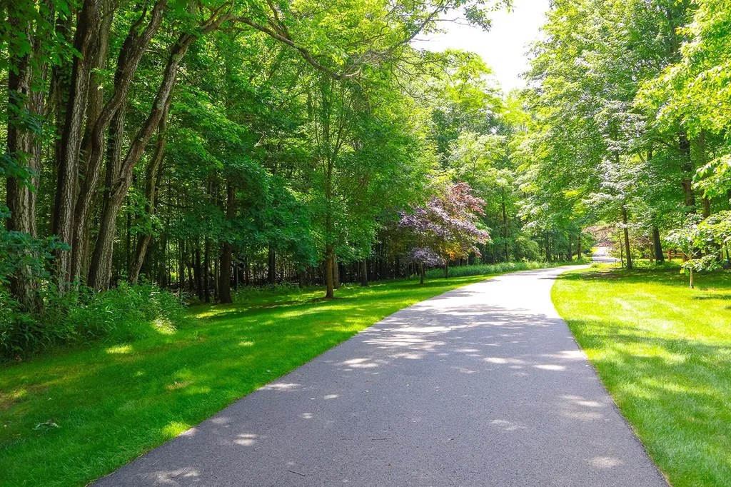 6697 Warren Woods Road Chikaming Township MI 49128