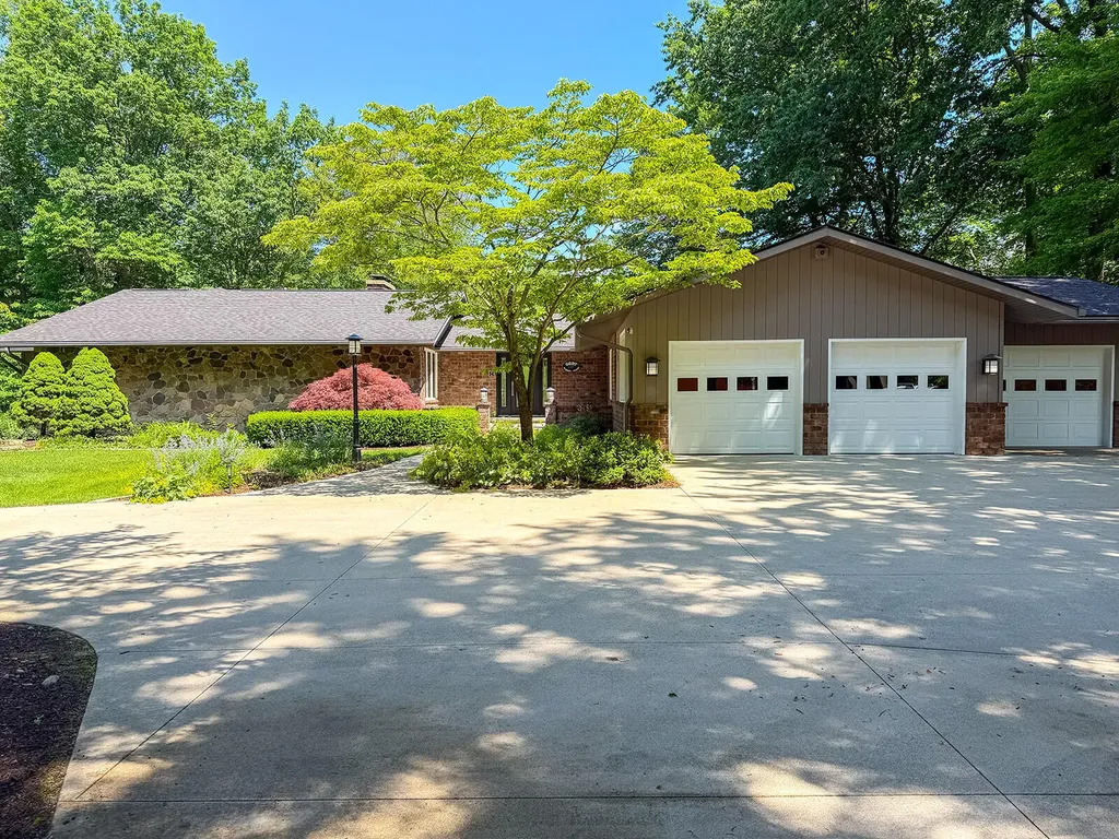 6697 Warren Woods Road Chikaming Township MI 49128