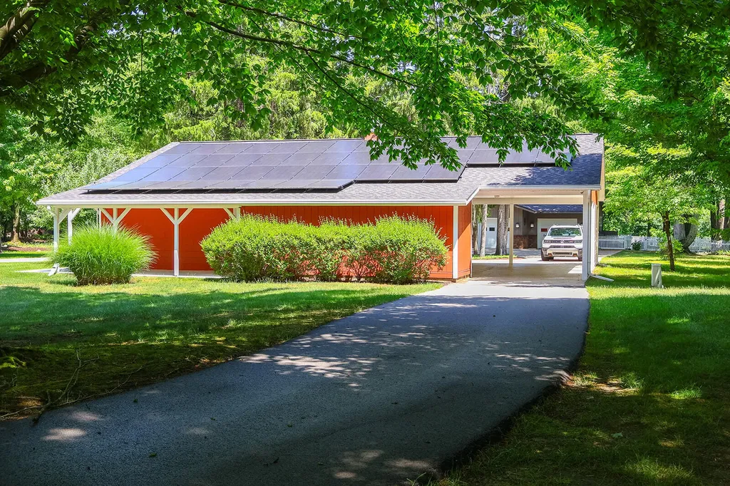 6697 Warren Woods Road Chikaming Township MI 49128