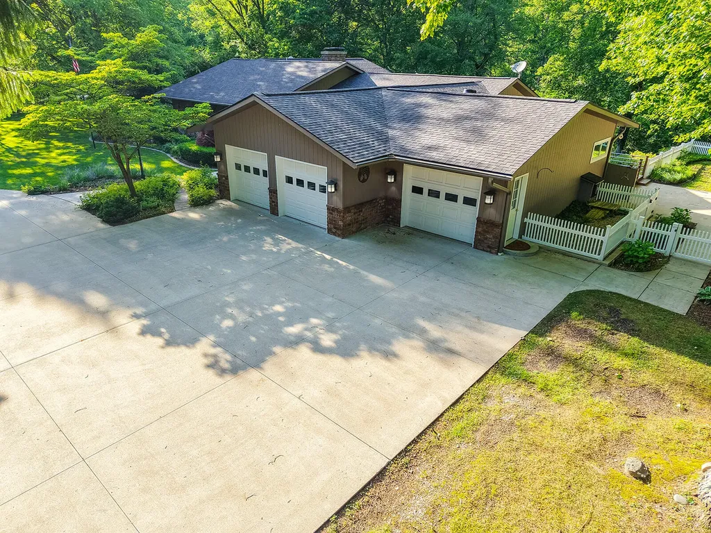 6697 Warren Woods Road Chikaming Township MI 49128