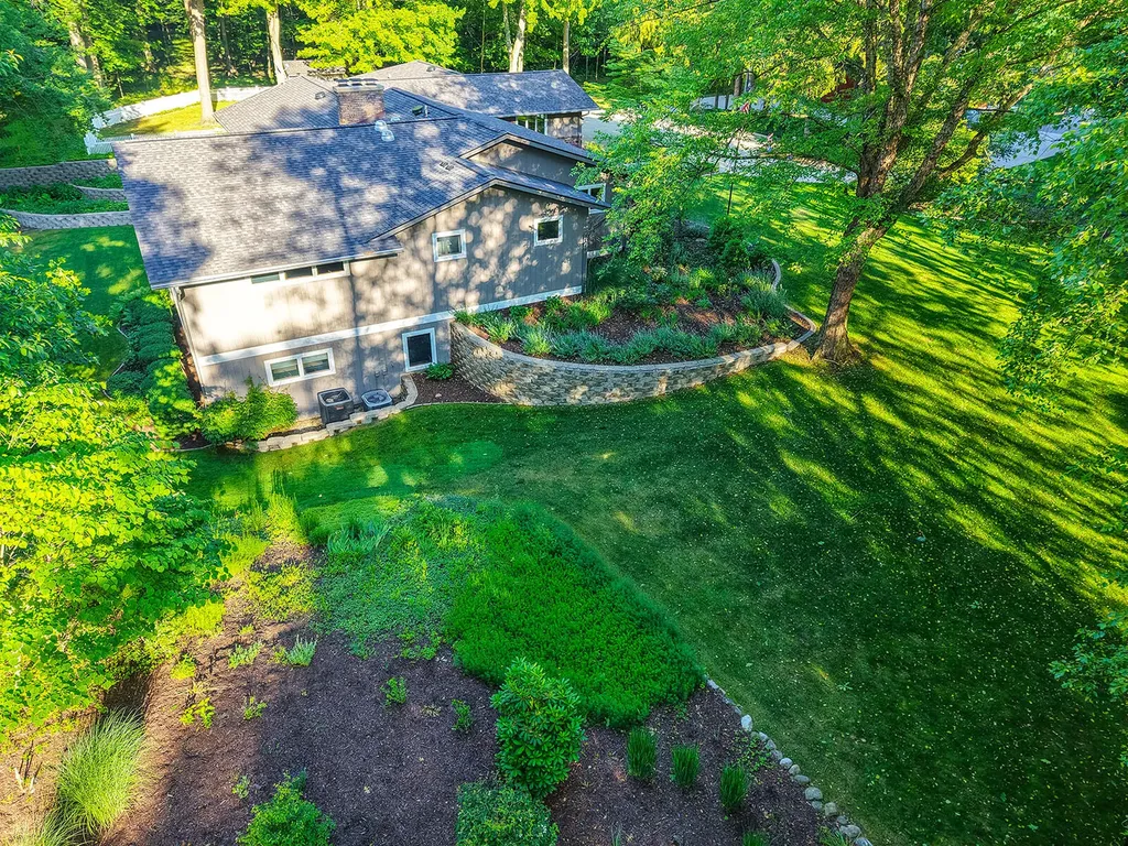 6697 Warren Woods Road Chikaming Township MI 49128