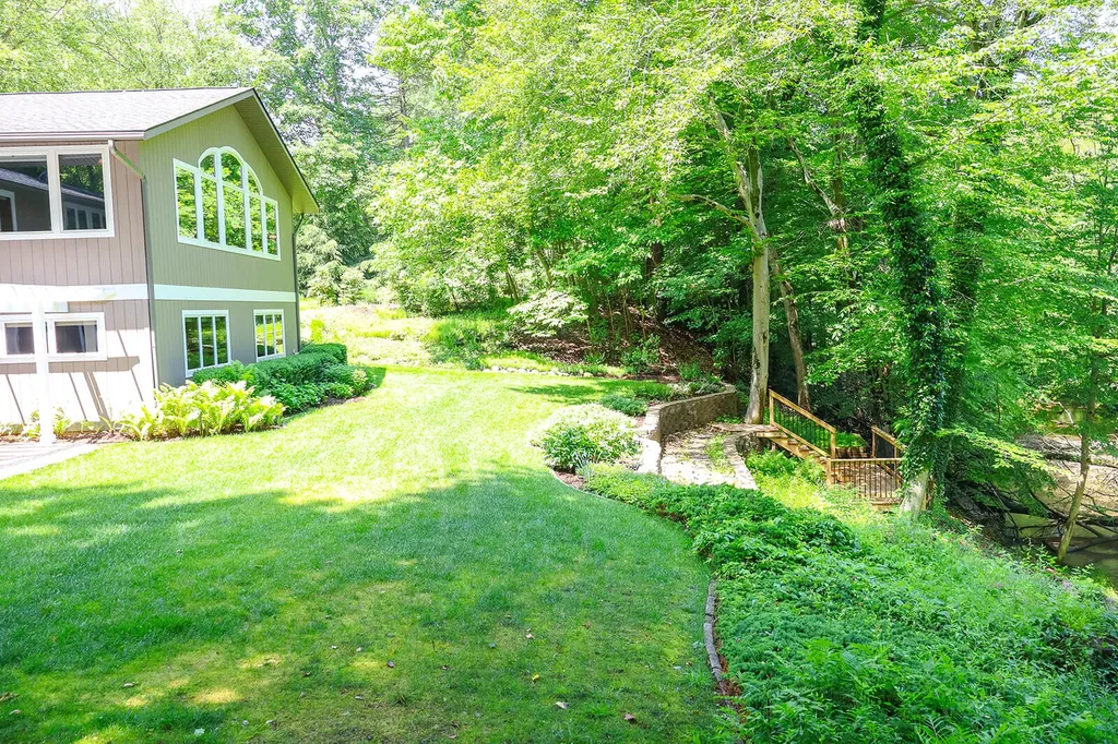 6697 Warren Woods Road Chikaming Township MI 49128