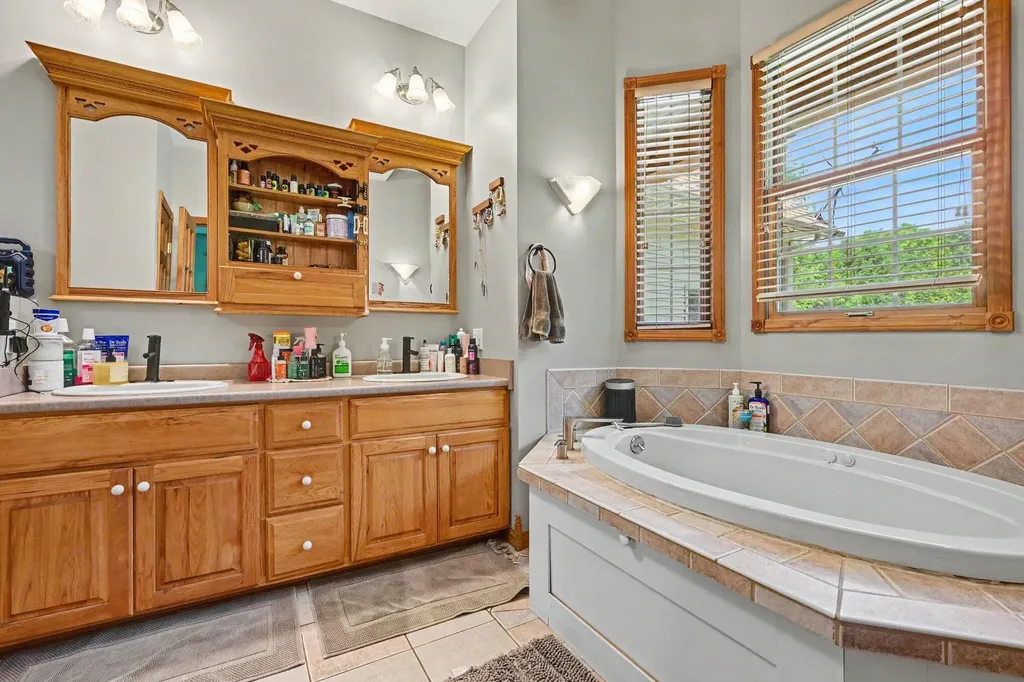 15757 Oakshore Drive Fabius Township MI 49093