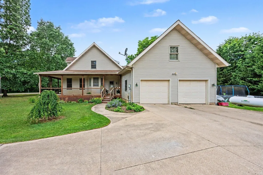 15757 Oakshore Drive Fabius Township MI 49093