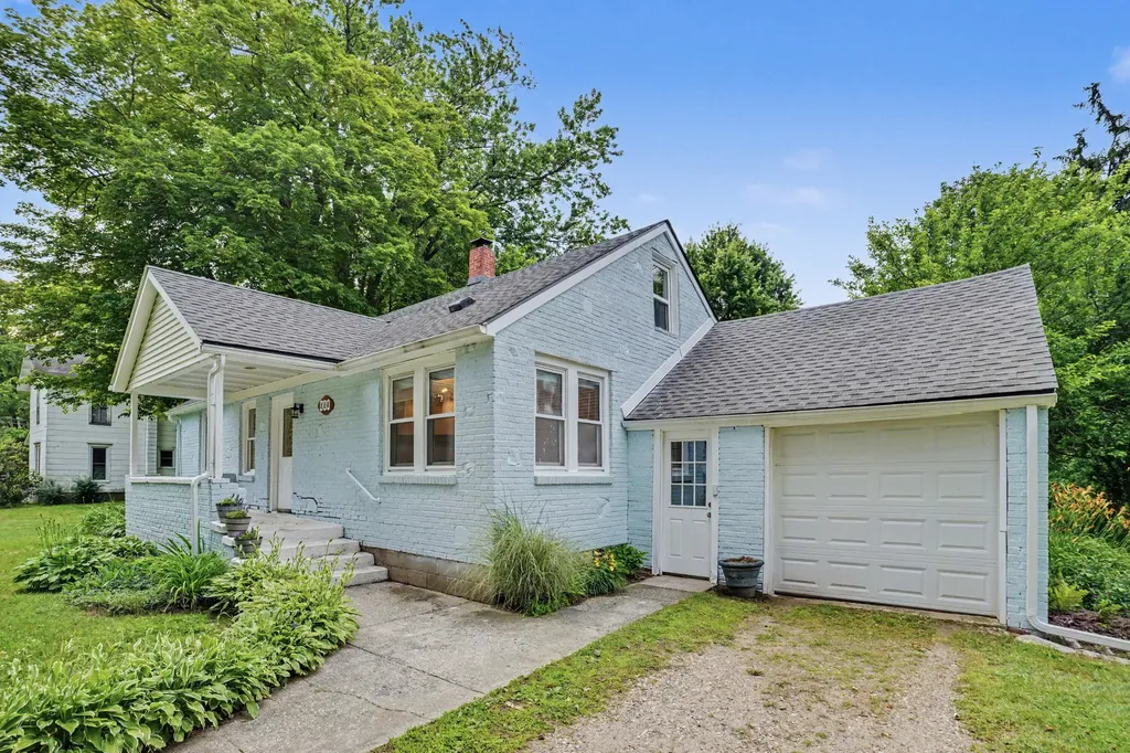 220 E James Street Lawrence Village MI 49064