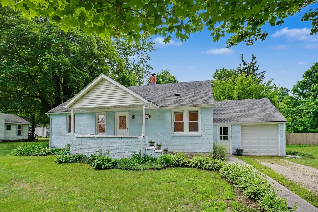 220 E James Street Lawrence Village MI 49064