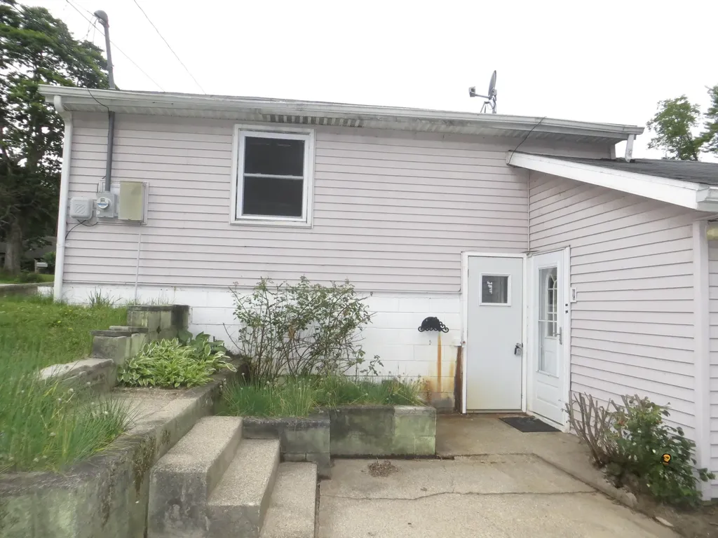 25012 Kenneth Avenue Ontwa Township MI 49112
