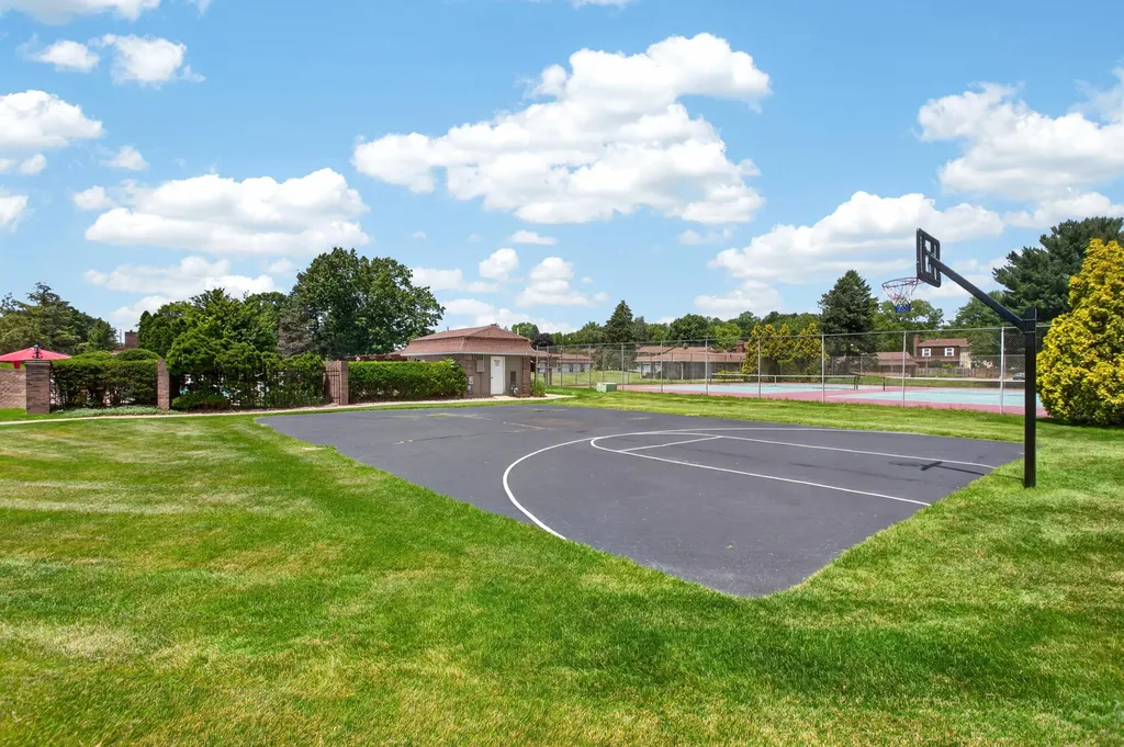 2553 Bristol Terrace St. Joseph Charter Township MI 49085